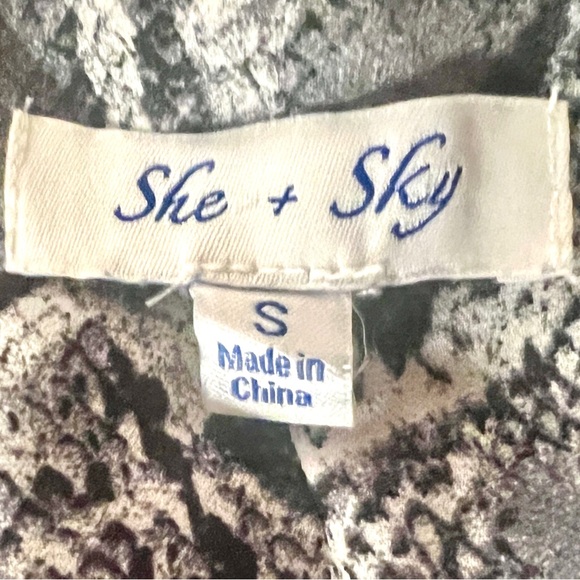 She + Sky Rattlesnake Print Blouson Mini Dress! Sz S! Stylish and Sweet! - Picture 3 of 4